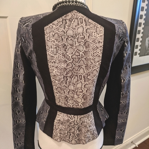 BCBGMAXAZRIA Moto Jacket in snakeskin pattern - Picture 4 of 8